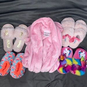 💞💞Girls pink robe and slippers bundle